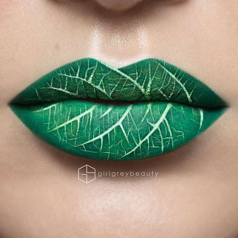 Bibir Lukisan Daun 