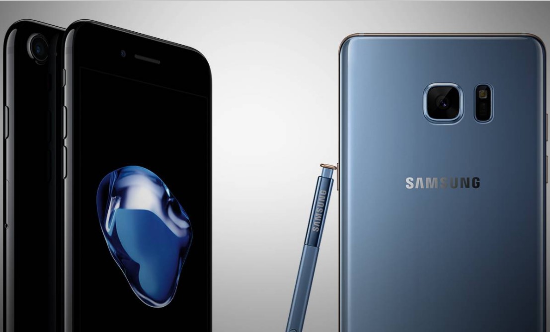 iphone 7 dan samsung galaxy note 7. gambar via: www.thecountrycaller.com