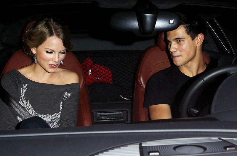 Lewat lagu "Back to December", Taylor mengungkapkan penyesalannya melepaskan Taylor Lautner. Gambar via: www.billboard.com