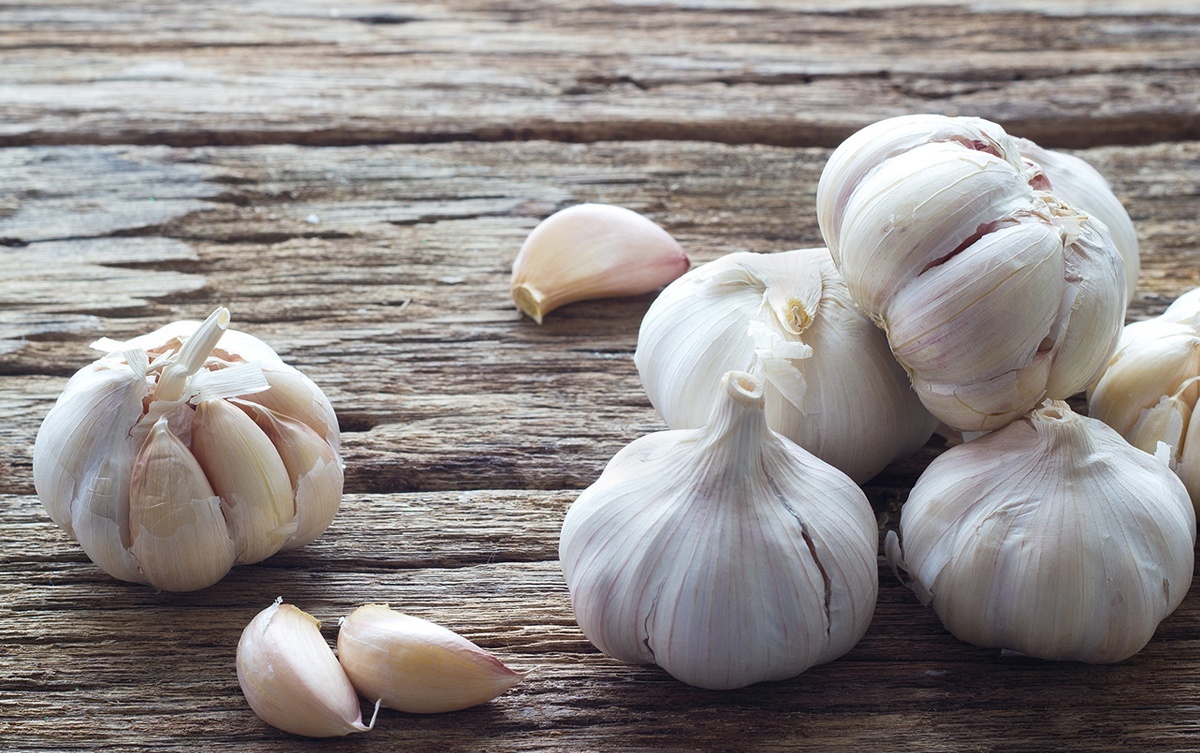 Bawang Putih untuk Menghilangkan Bekas Jerawat dan Flek Hitam