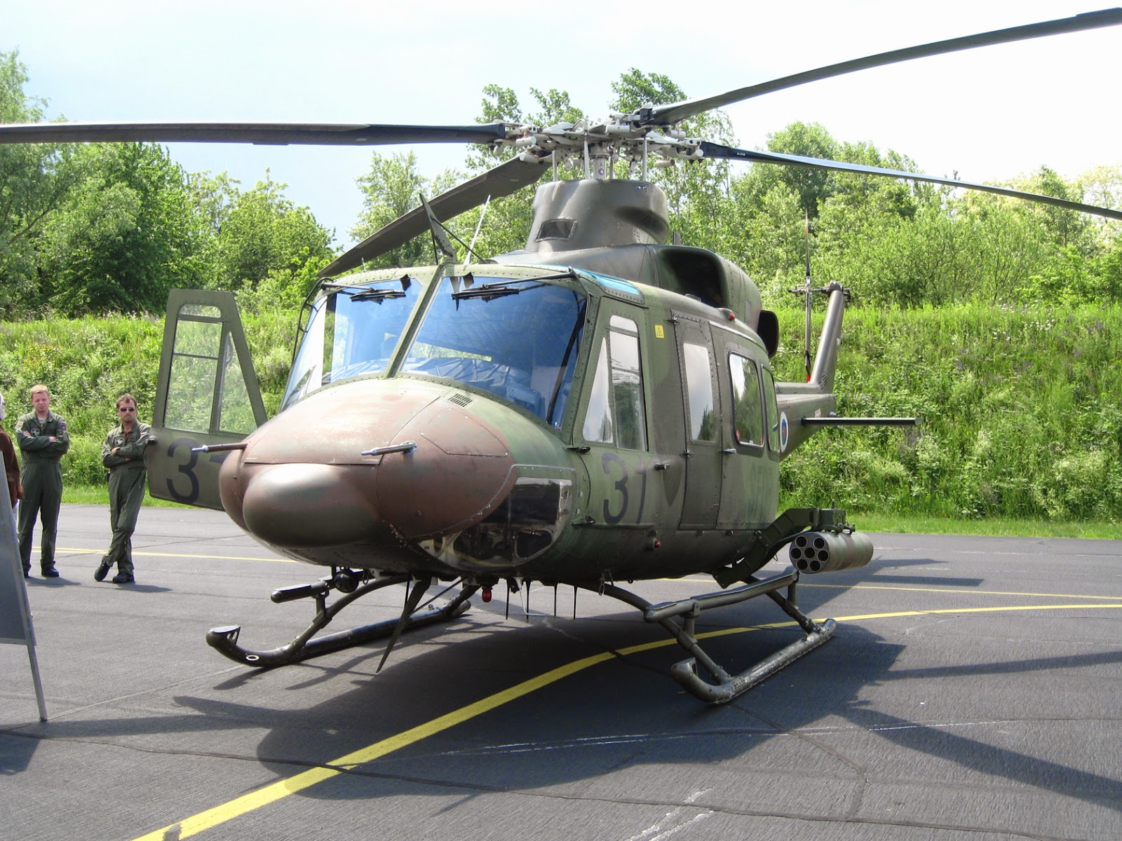 Helicopter Nbell 412