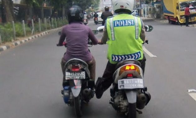 7 Aksi Heroik Polisi yang Wajib Kamu Ketahui