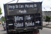 5 Kata Mutiara Dari Bak Truk yang Bikin Perutmu Terkocok