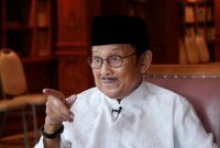 Mengenal Lebih Dekat BJ Habibie, Bapak Teknologi Indonesia