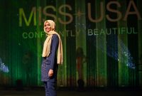 Mengenal Halima Aden, Wanita dan Model Berhijab yang Ngehits di Negeri Paman Sam