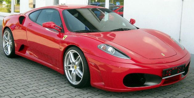 Artis Ini Jual Mobil Ferrari-nya untuk ‘Modal’ Nikah?