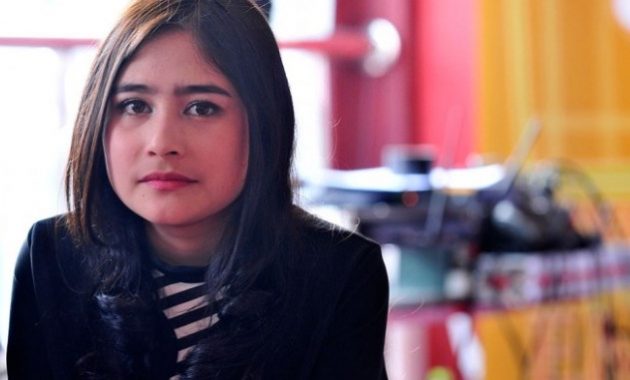 Tangisan Prilly Latuconsina Pecah Setelah Mendengar Ucapan Sang Ayah yang Satu Ini …