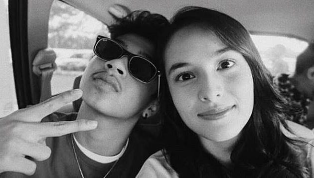 Chelsea Islan dan Bastian Steel Saling Tebar Kode, Para Netizen Pria Rapatkan Barisan!