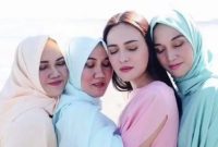 Kisah Menyentuh Shandy Aulia dan 3 Kakak yang Berbeda Agama dengan Dirinya