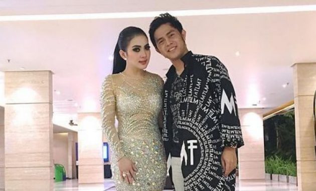 10 Potret Kebersamaan Syahrini dan Cakra Khan yang Dikabarkan Semakin Dekat dan Didoakan Berjodoh!