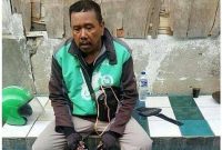 6 Kisah Nahas Driver Ojek Online ini Bikin Terenyuh dan Bikin Pengen Peluk Bapak Kita!