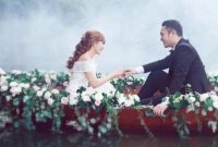 Inspirasi Buat Kamu yang Mau Nikah, 8 Pasangan Artis ini Punya Konsep Prewedding yang Keren Abis!