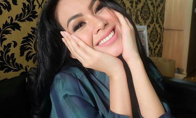 8 Artis Cantik ini Buktikan Kalau Gak Cuma Cowok yang Bisa Jadi Pelawak dan Ngocok Perut! Lucunya Bikin Gak Bisa Berhenti Nyengir