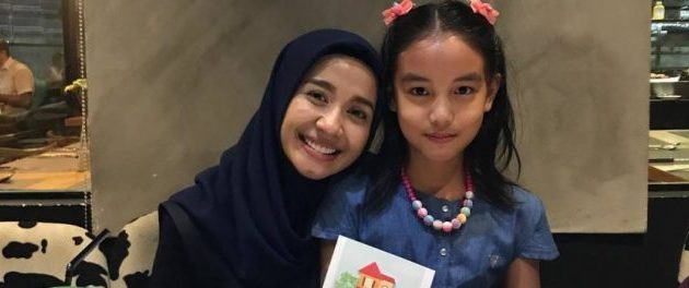 Nikah dengan Duda Anak Satu, 10 Momen Kedekatan Laudya Cynthia Bella dan Aleesya ini Benar-benar Menyentuh Hati