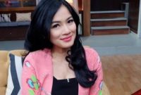 10 Gaya Cantik Titi Kamal yang Hits Banget di Usia Kehamilan 6 Bulannya ini