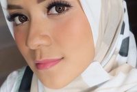 10 Potret Enno Lerian yang Semakin Adem Setelah Mantap Berhijab