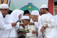 Subhanallah, Usia 8 Tahun Anak ini Sudah Hafidz Qur’an. Hafal Ribuan Hadits dan Kitab