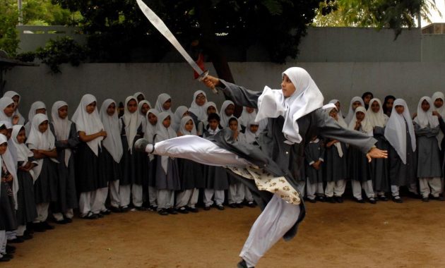 Menjadi Perempuan Tangguh