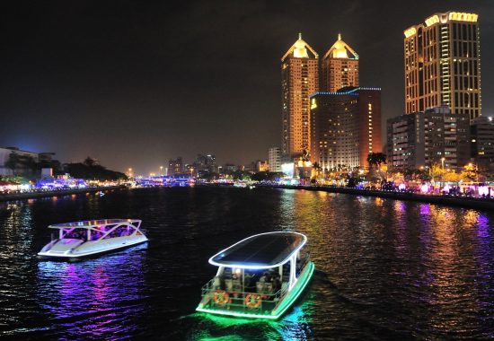 Wisata Malam Nan Romantis di Love River, Kota Kaohsiung