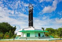 Tugu Khatulistiwa, Saksi Bisu Bangunan Tanpa Bayangan