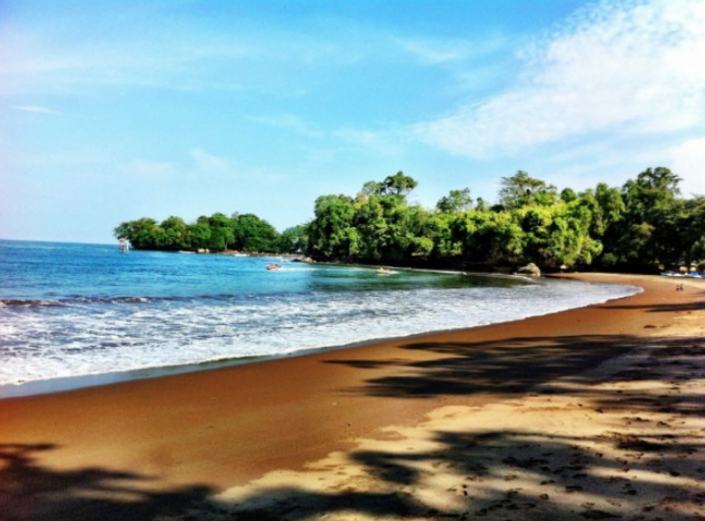 Menelusuri Keindahan Pantai Pangandaran