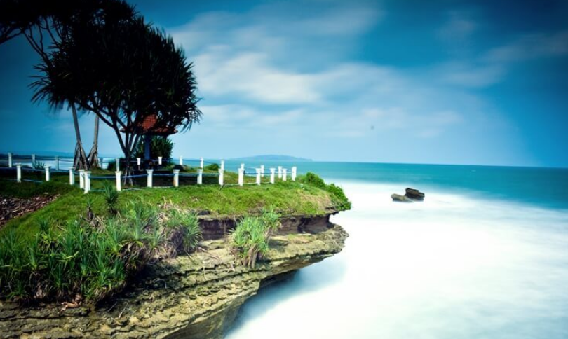 Menelusuri Keindahan Pantai Pangandaran