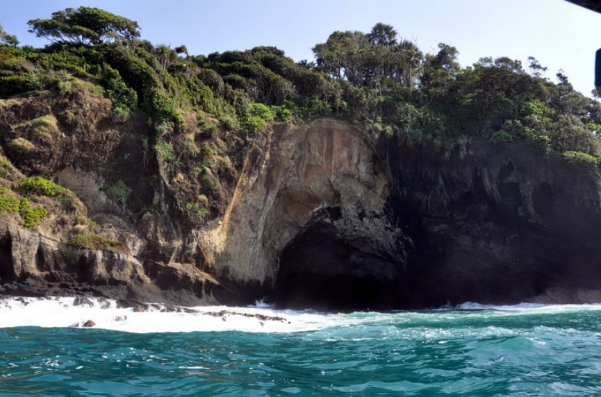 Menelusuri Keindahan Pantai Pangandaran