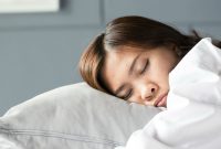 4 Kebiasaan Sebelum Tidur yang Bisa Menurunkan Berat Badan