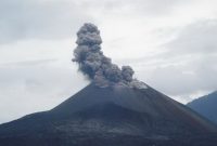 Mengenal Gunung Raksasa Aktif, Gunung Anak Krakatau