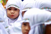 8 Cara Efektif Mengajarkan Toleransi pada Anak