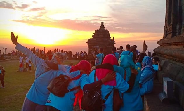 Sunset di Candi Ijo Yogyakarta, Tadabbur Alam di Negeri Sendiri