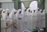 Waktu yang Tepat Wanita Melaksanakan Shalat Dzuhur di Hari Jumat