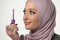 8 Dandanan yang Haram bagi Muslimah