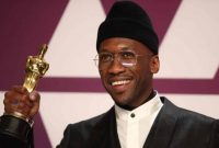 Aktor Muslim Mahershala Ali Sukses Menangkan Piala Oscar untuk Kedua Kalinya