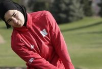 Berhijab dan Kerap Dibully, Tak Menghentikan Langkahnya untuk Bermain Golf