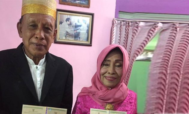 Setelah Sekian Lama Melajang, Wanita 71 Tahun ini Temukan Jodohnya