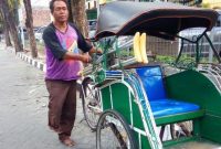 Wawan, Si Pengayuh Becak dengan Satu Kaki Demi Menafkahi Keluarga