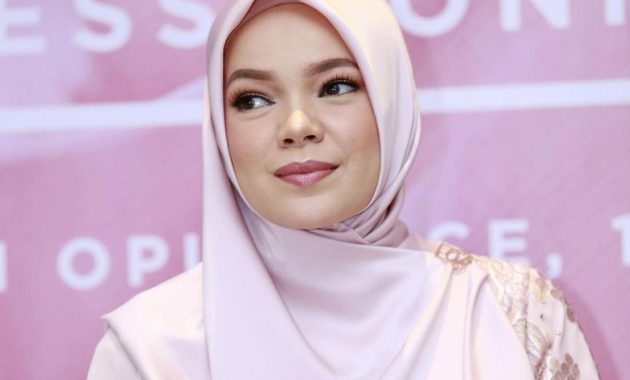 Ini Jawaban Bijak Dewi Sandra Ketika Ditanya “Ikut Islam Aliran Mana?”