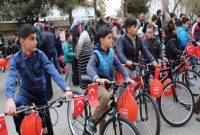 Di Istanbul, Anak-Anak yang Shalat Subuh di Masjid Dapat Sepeda