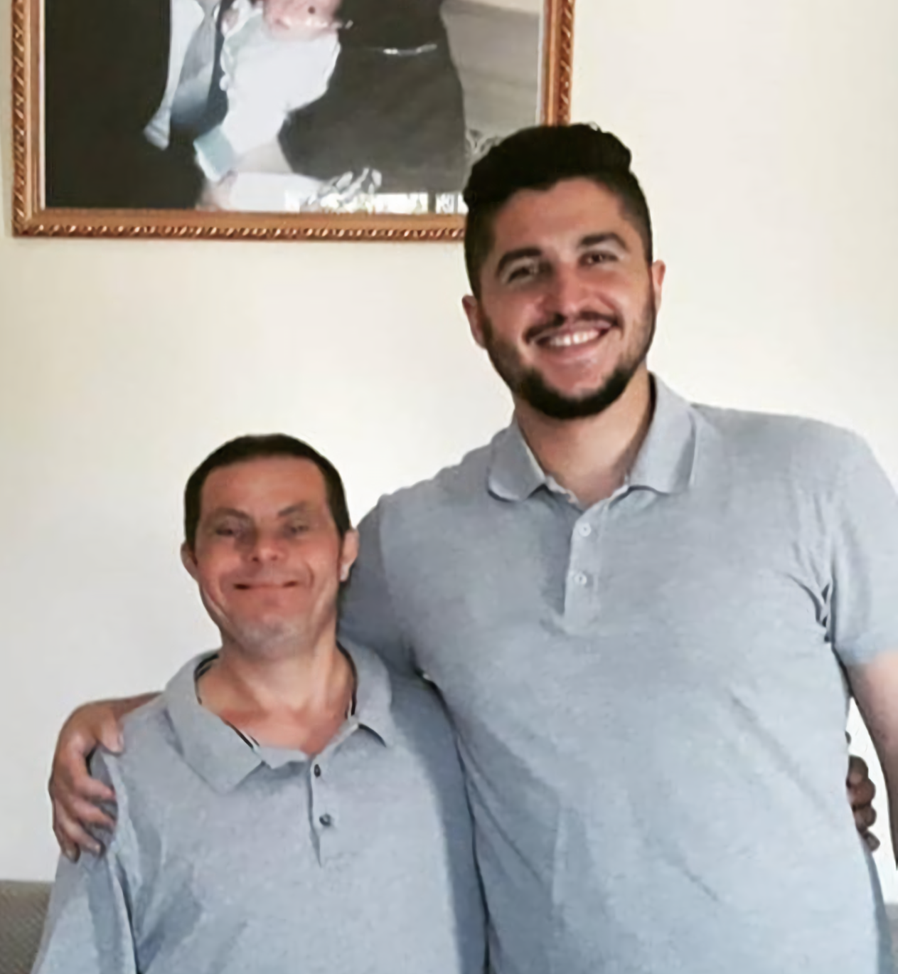Seorang Ayah Penderita Down Syndrome Mampu Besarkan Anaknya Hingga Jadi Dokter