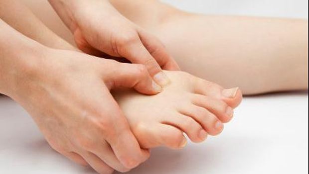 10 Cara Mengatasi Kaki Bengkak Pasca Melahirkan