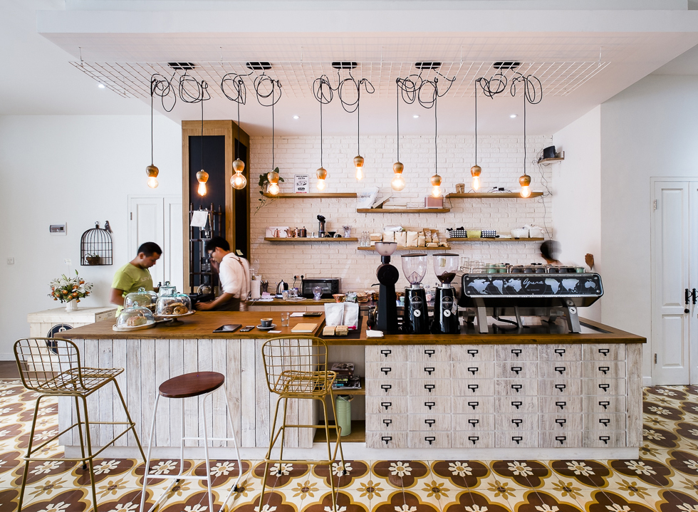 12 Rekomendasi Kafe di Jakarta yang Cocok untuk Bersantai dan Menyendiri