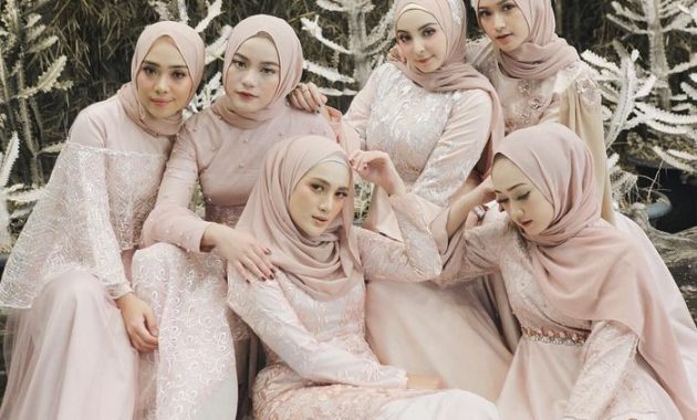 10 Inspirasi Seragam Bridesmaid yang Elegan dan Anggun