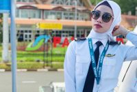 13 Pilot Berhijab Asli Indonesia yang Keren dan Tangguh