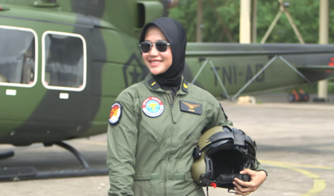 Pilot Berhijab Asli Indonesia yang Keren dan Tangguh