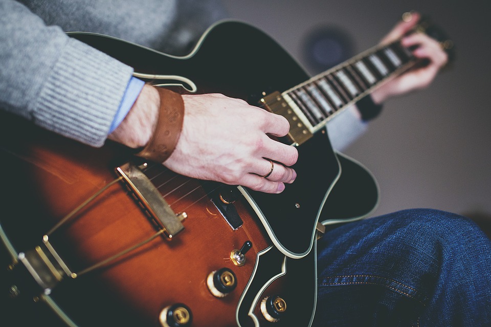 Cara Belajar Gitar untuk Pemula yang Mudah Dicoba