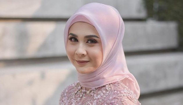 Artis Indonesia yang Mantap Berhijab di Tahun 2019