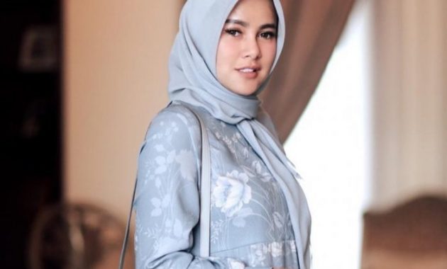 Artis Indonesia yang Mantap Berhijab di Tahun 2019