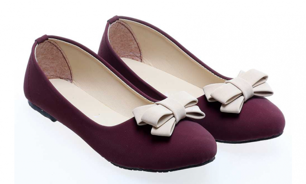 7 Rekomendasi Flat Shoes Wanita yang Manis dan Ternyaman