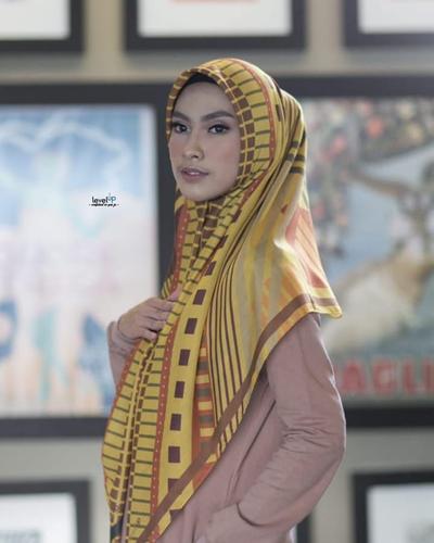 10 Rekomendasi Online Shop yang Menjual Hijab Voal Paling Diburu Hijabers 